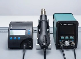 Una foto della nostra attrezzatura per la microsaldatura e il rework